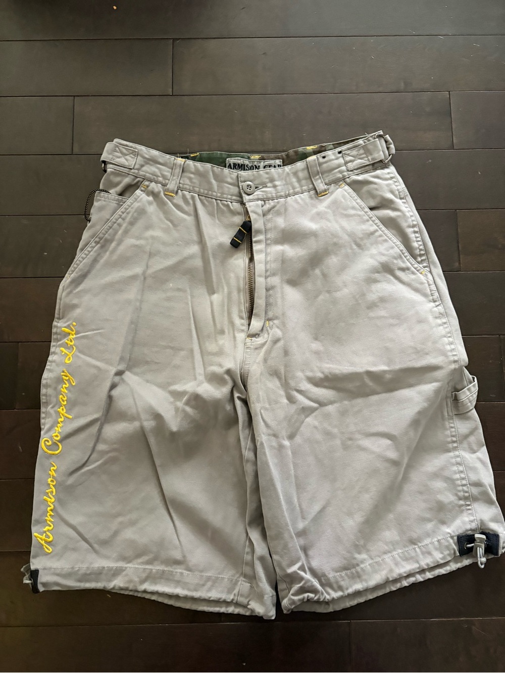 Baggy carpenter shorts